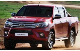 Tapete Toyota Hilux cabine dupla (2018 - atualidade) logo Hybrid