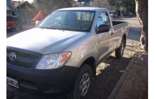 Tapete Toyota Hilux cabine única (2004 - 2012) logo Hybrid