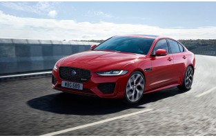 Tapetes 3D feitos em borracha Premium para Jaguar XE sedan (2015 - )